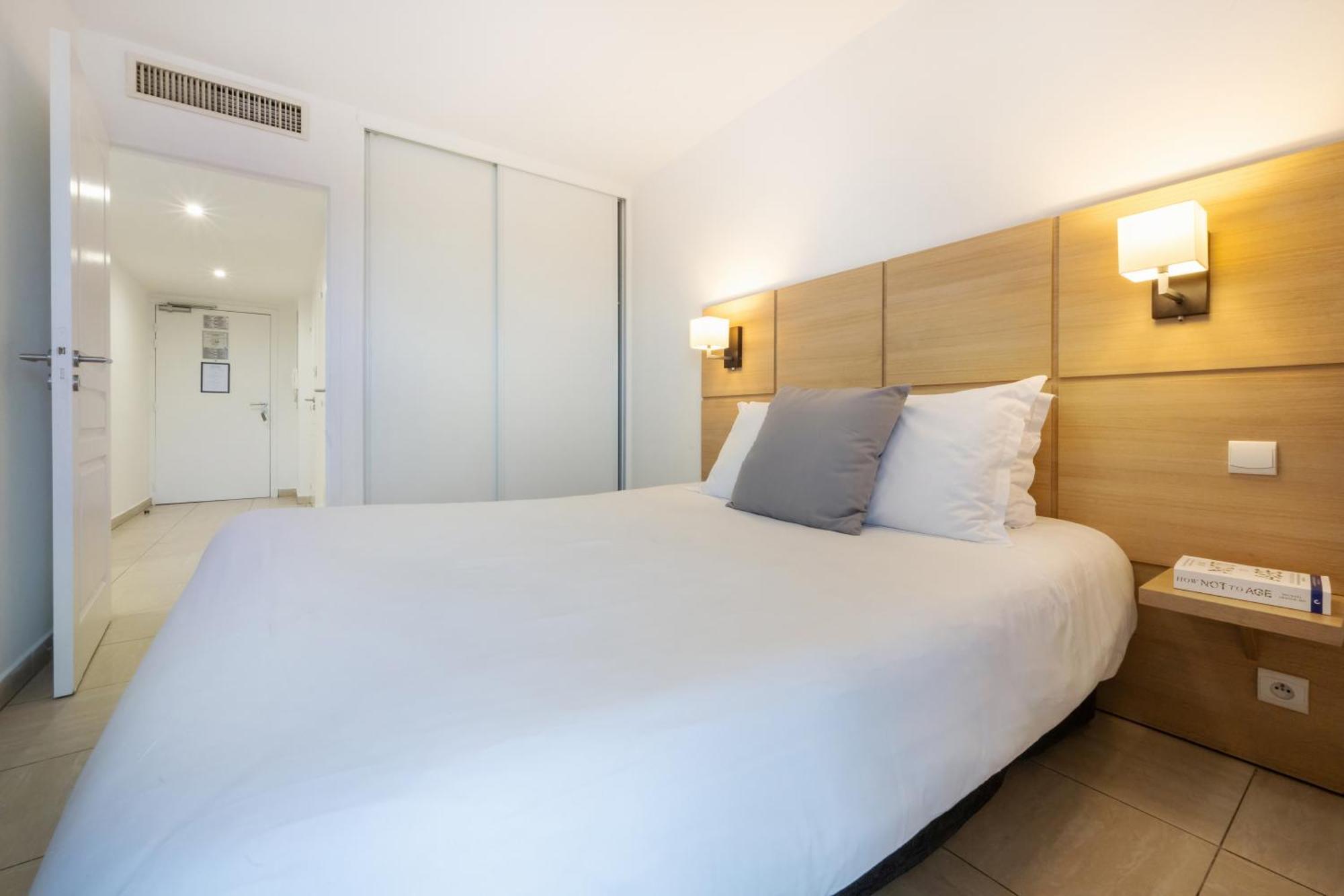 Nemea Appart Hotel Le Lido Cagnes Sur Mer Eksteriør billede