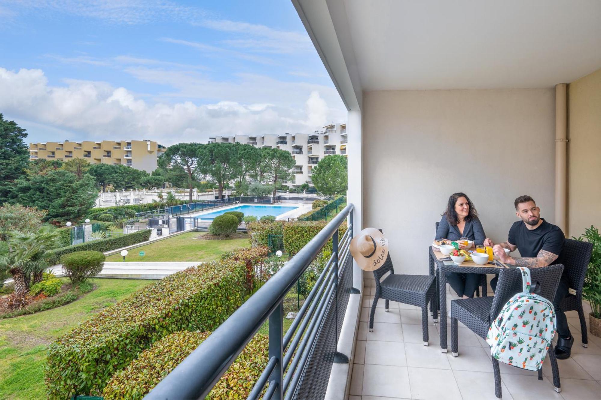 Nemea Appart Hotel Le Lido Cagnes Sur Mer Eksteriør billede